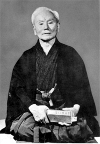 Gichin Funakoshi (1868-1957) - Fondateur du karaté shotokan
